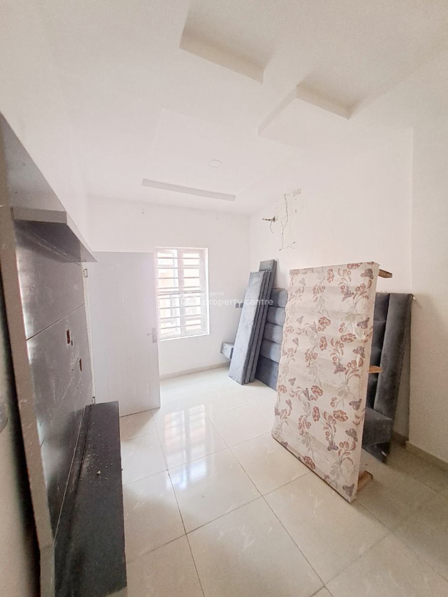 Well Built 2 Bedroom Apartment in a Serene Neighbourhood, Ologolo, Lekki, Lagos, Flat / Apartment for Rent