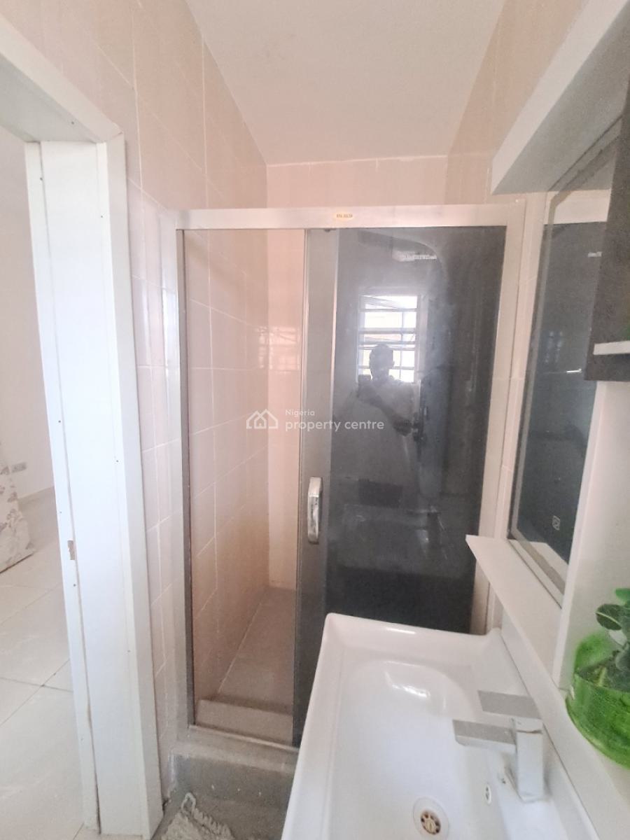 Well Built 2 Bedroom Apartment in a Serene Neighbourhood, Ologolo, Lekki, Lagos, Flat / Apartment for Rent