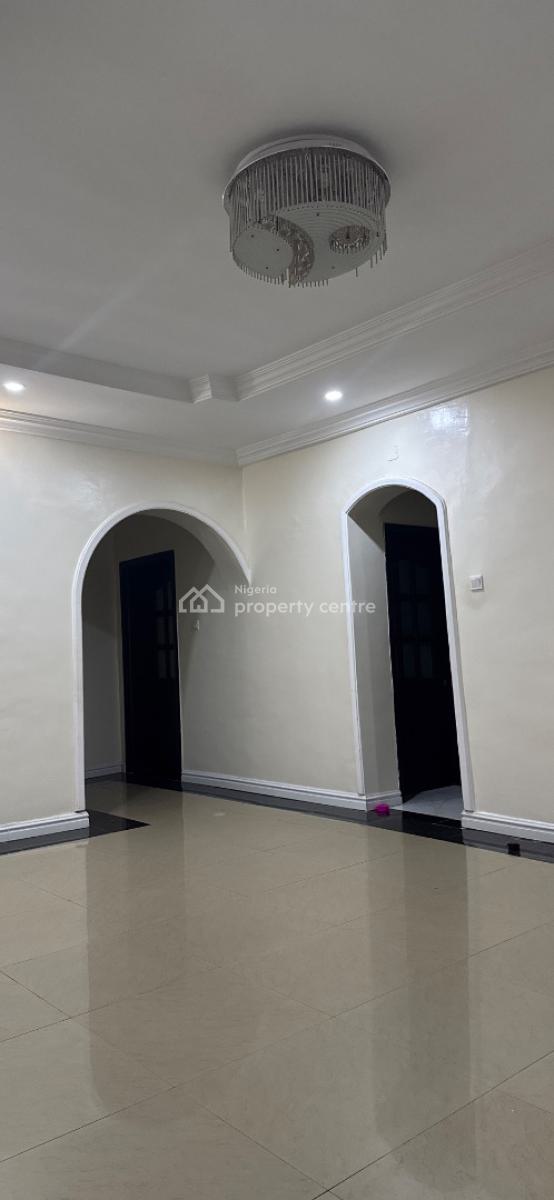1 Bedroom in a Shared 2bedroom., Megabond Villa Estate. Ahmadu Bello Way, Off 3rd Avenue., Gwarinpa, Abuja, Flat / Apartment for Rent