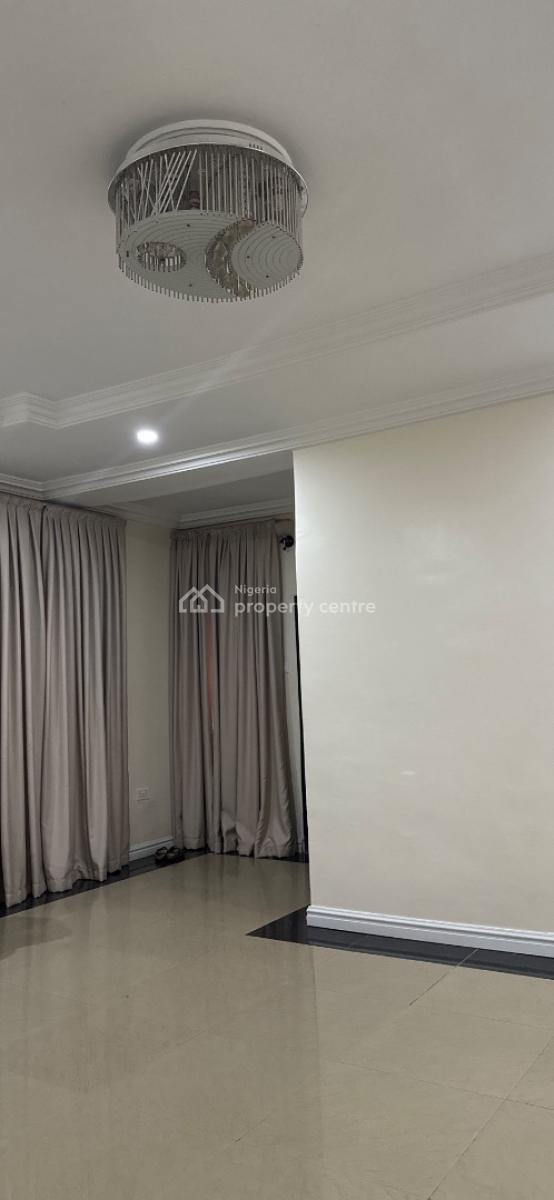 1 Bedroom in a Shared 2bedroom., Megabond Villa Estate. Ahmadu Bello Way, Off 3rd Avenue., Gwarinpa, Abuja, Flat / Apartment for Rent