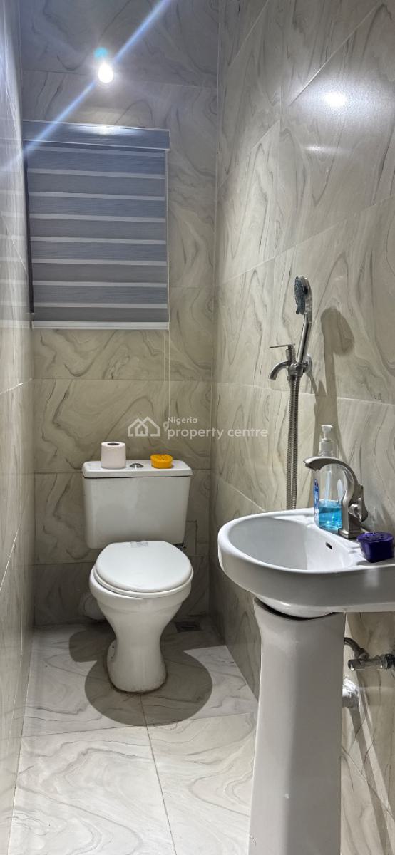 1 Bedroom in a Shared 2bedroom., Megabond Villa Estate. Ahmadu Bello Way, Off 3rd Avenue., Gwarinpa, Abuja, Flat / Apartment for Rent
