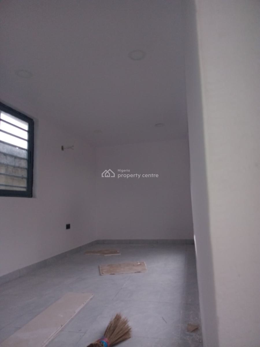 Spacious Shop in a Prime Commercial Area, Lekki Phase 1, Lekki, Lagos, Shop for Rent