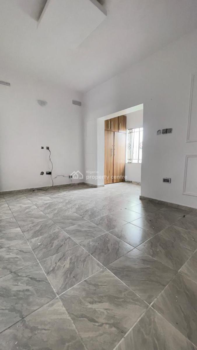 Newly Built Massive Self Con, Mobil Road, Ilaje, Ajah, Lagos, Self Contain (single Rooms) for Rent