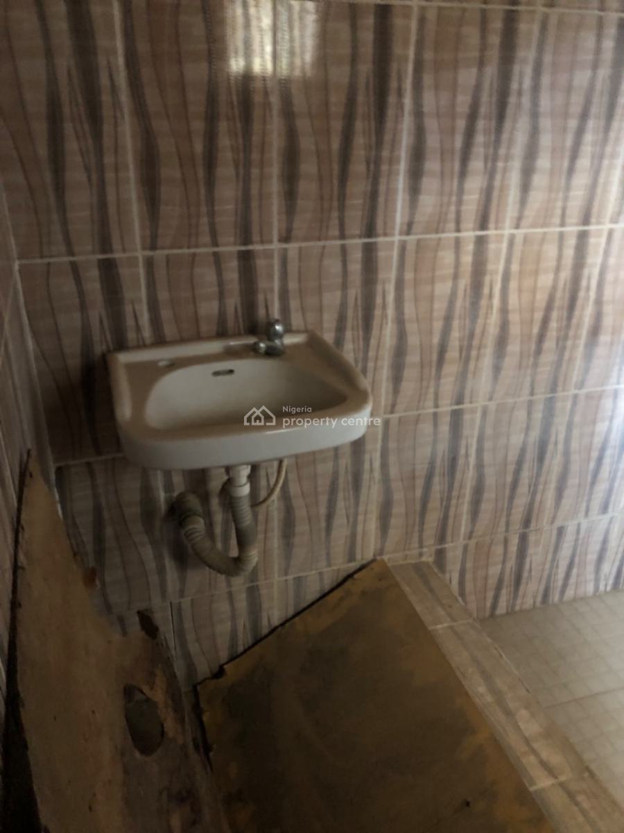 2bedroom Flat at Makogi Magboro, Makogi, Magboro, Ogun, Flat / Apartment for Rent