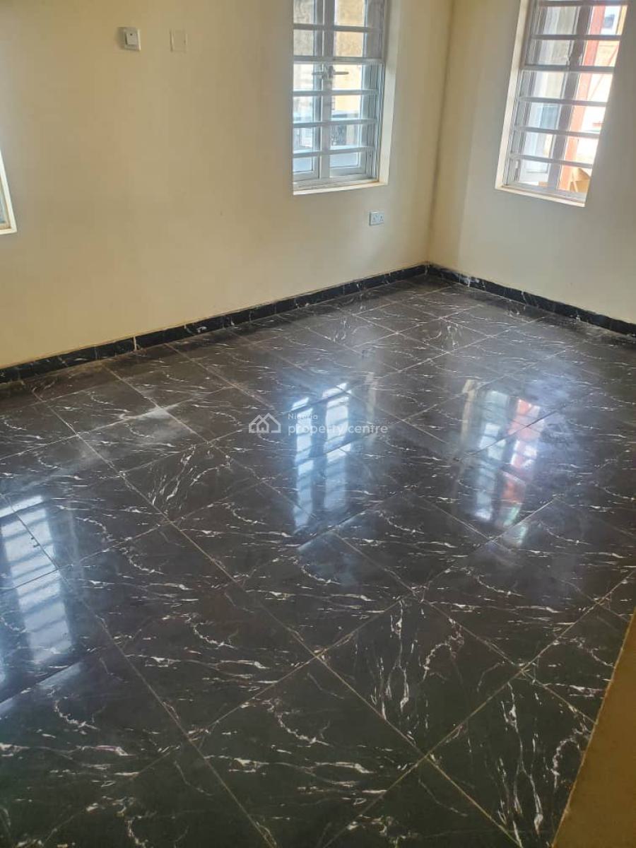 2 Bedroom Flat, Makogi Off Gosgra, Magboro, Ogun, Flat / Apartment for Rent