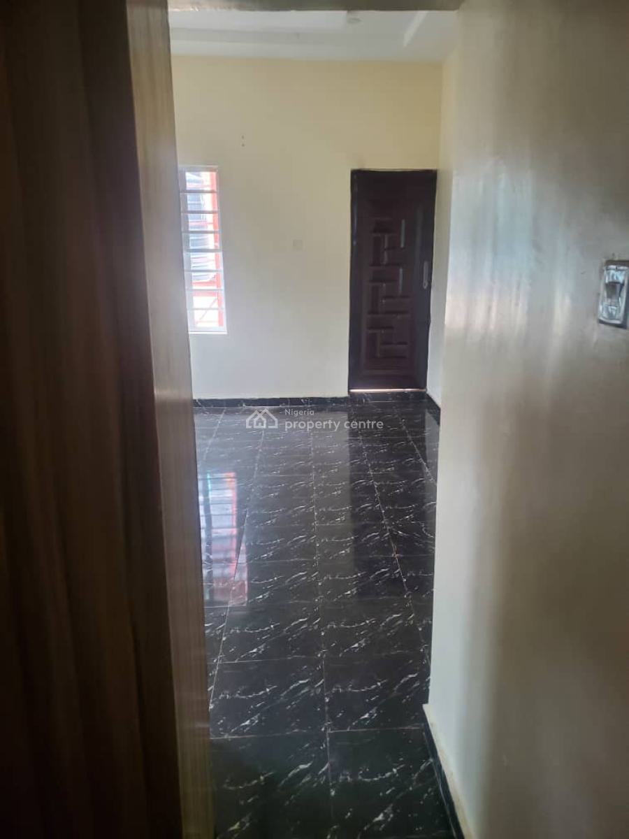 2 Bedroom Flat, Makogi Off Gosgra, Magboro, Ogun, Flat / Apartment for Rent