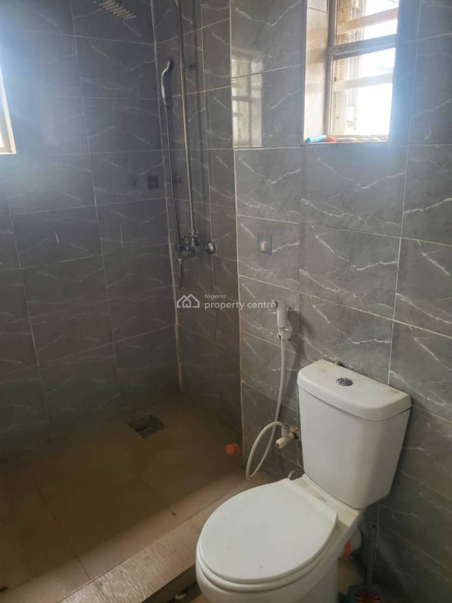 2 Bedroom Flat, Makogi Off Gosgra, Magboro, Ogun, Flat / Apartment for Rent