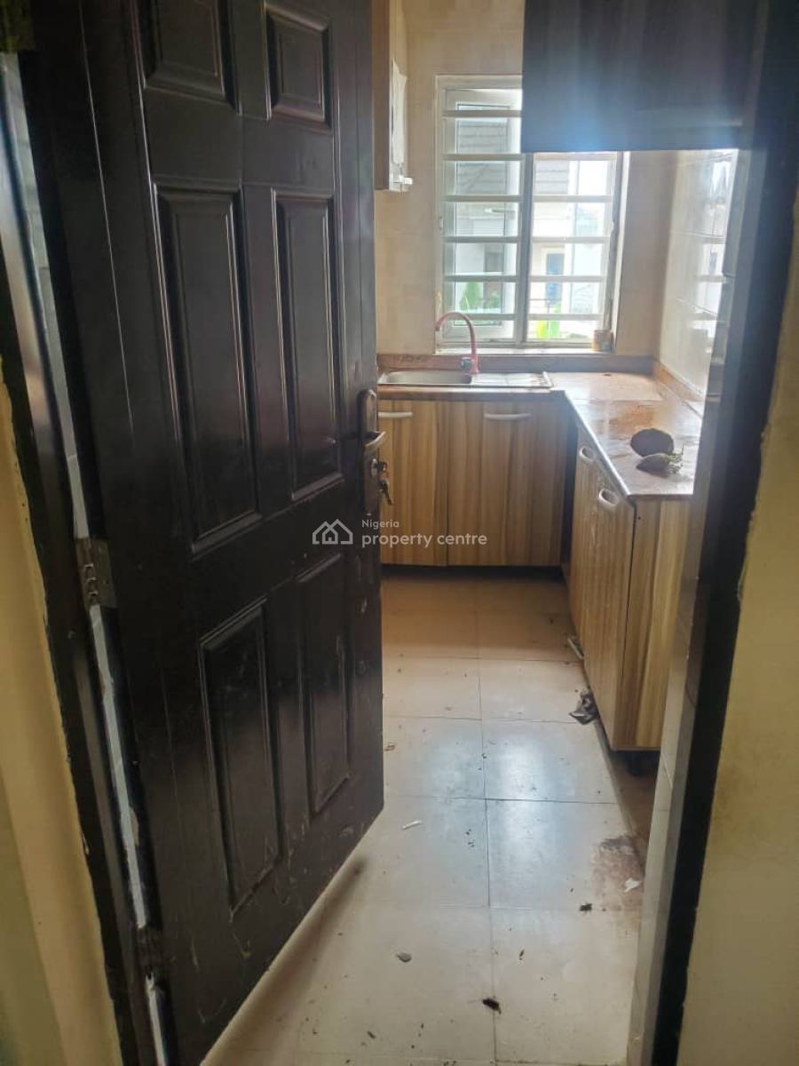 2 Bedroom Flat, Makogi Off Gosgra, Magboro, Ogun, Flat / Apartment for Rent