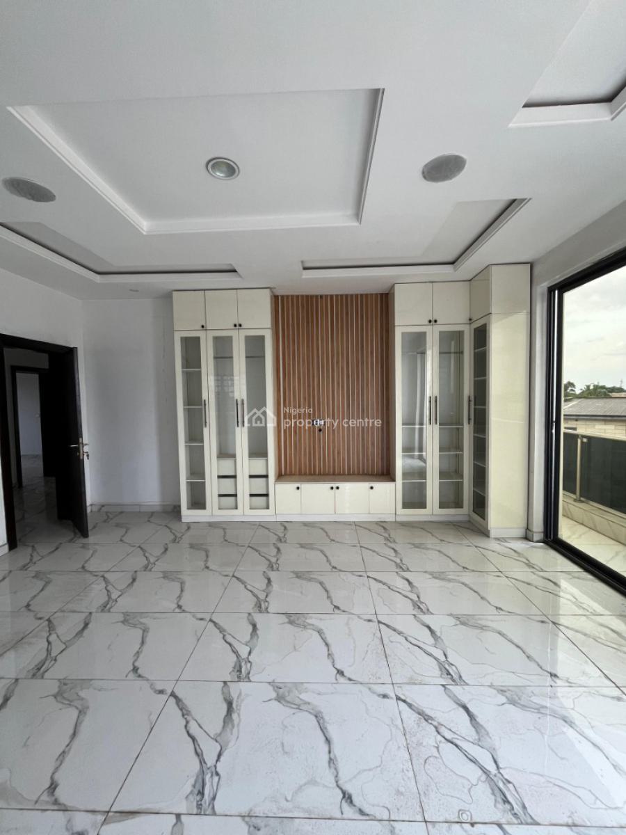 Well Spacious  4 Bedroom Penthouse with Elevator and Swimming Pool, Ikeja, Lagos, Block of Flats for Sale