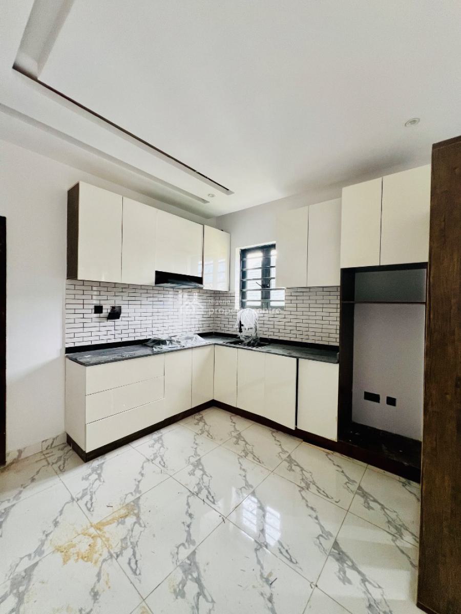 Super Luxury Studio Apartments, Orchid Road, Lekki Expressway, Lekki, Lagos, Flat / Apartment for Sale