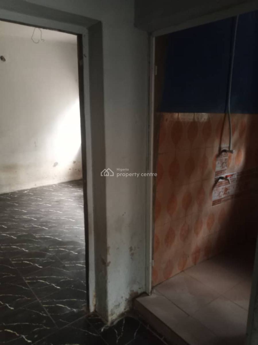 2 Bedroom Apartment, Iyana Ipaja, Ipaja, Lagos, Flat / Apartment for Rent