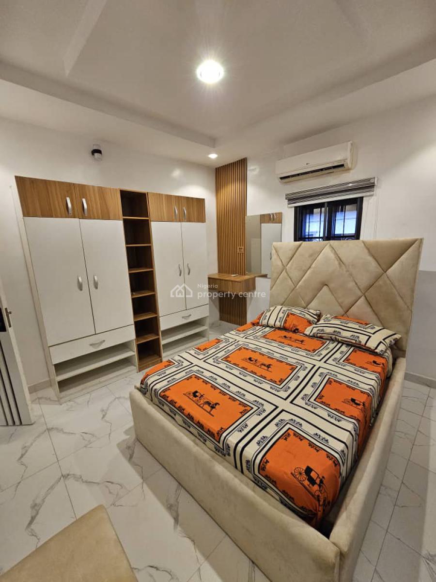 4 Bedroom Duplex with 4 Units Flats + 1miniflat, Bucknor, Isolo, Lagos, Detached Duplex for Sale