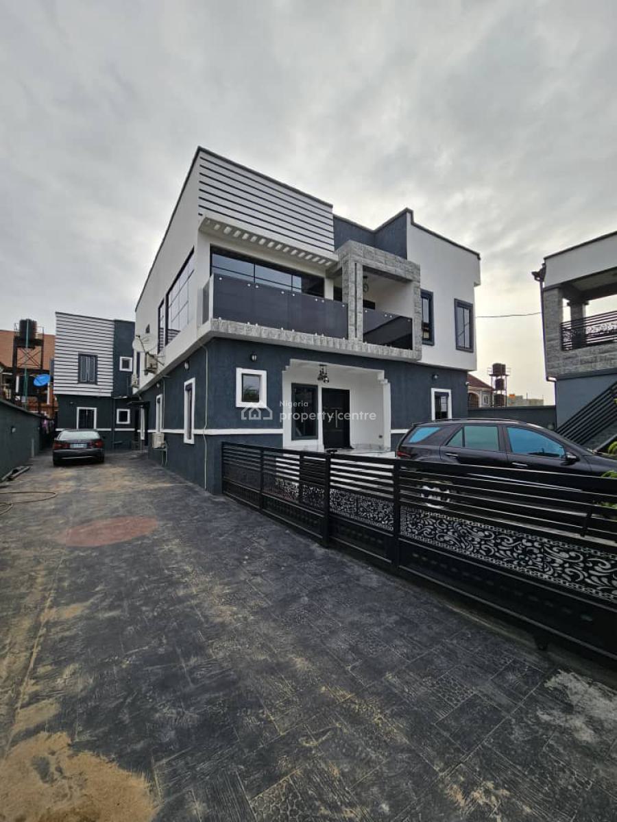 4 Bedroom Duplex with 4 Units Flats + 1miniflat, Bucknor, Isolo, Lagos, Detached Duplex for Sale