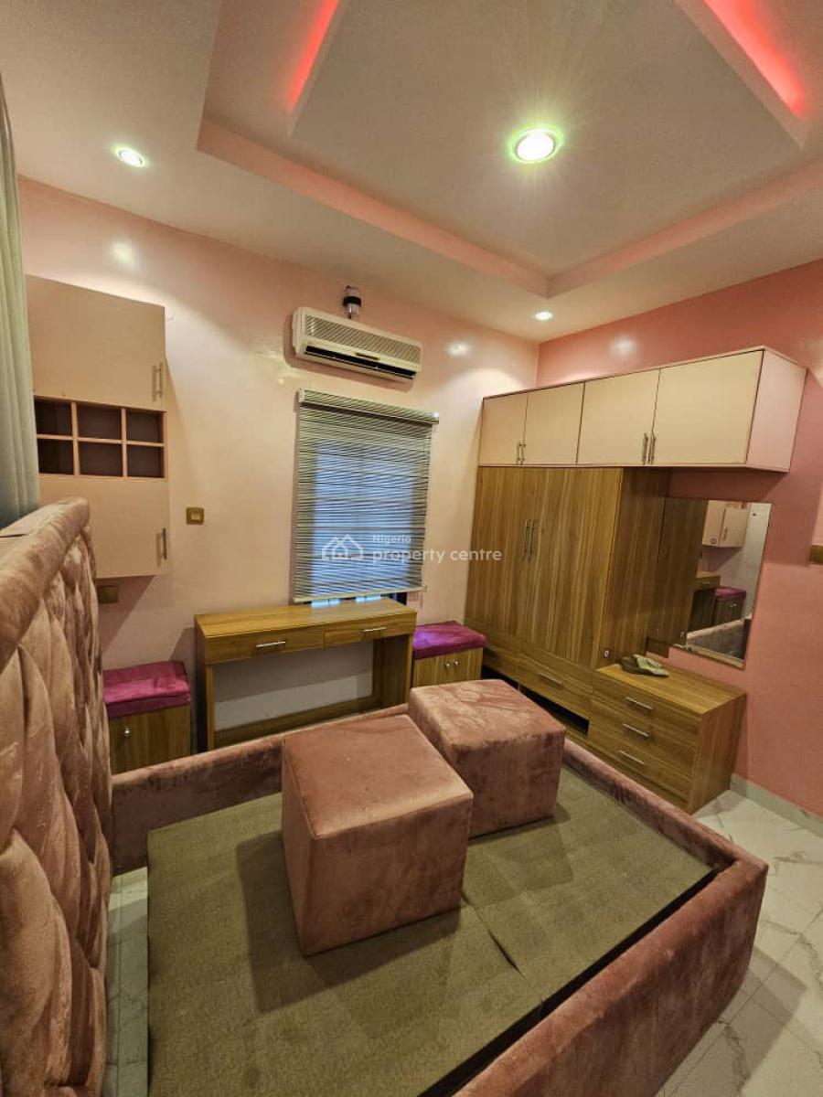 4 Bedroom Duplex with 4 Units Flats + 1miniflat, Bucknor, Isolo, Lagos, Detached Duplex for Sale