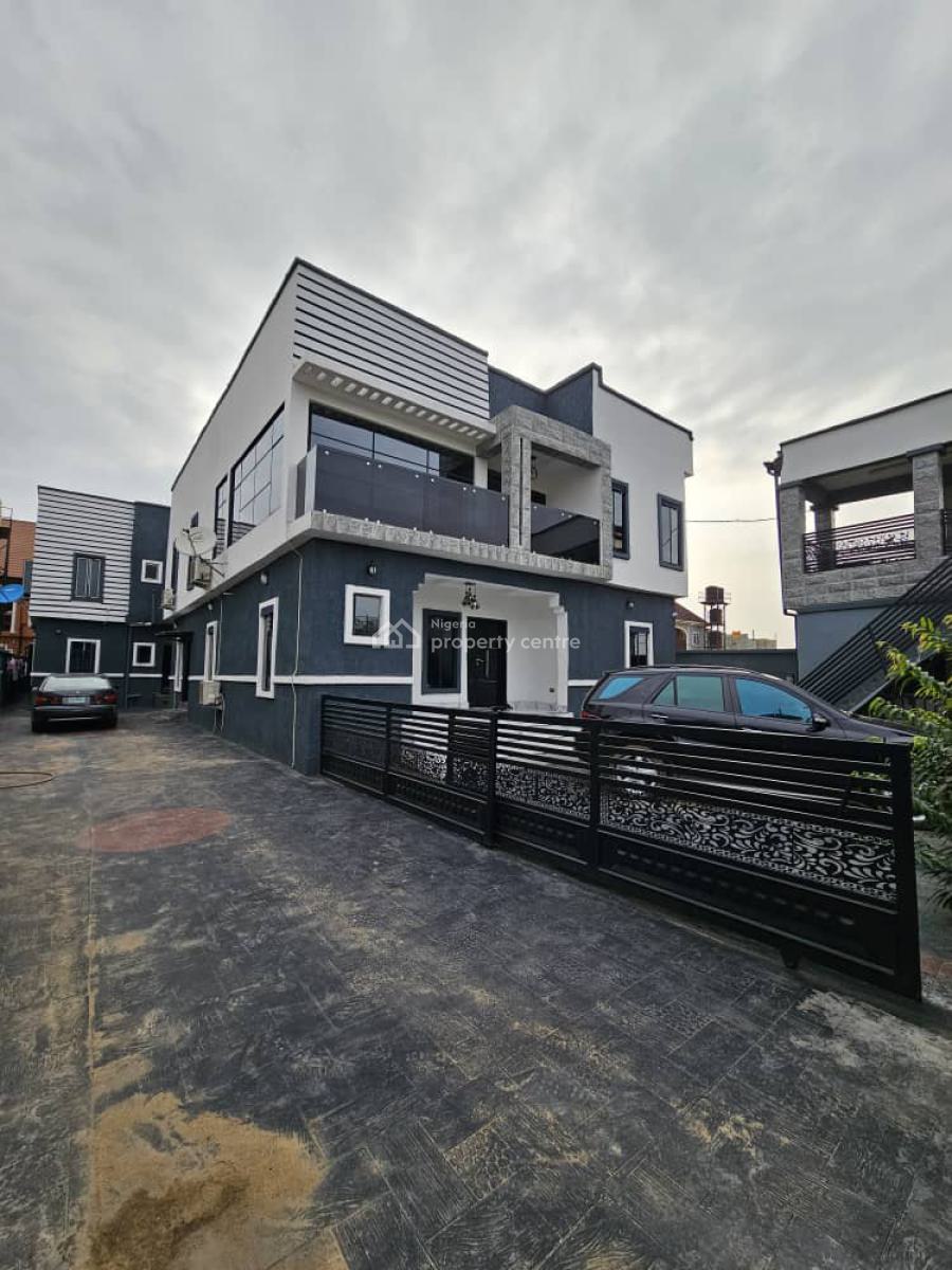 4 Bedroom Duplex with 4 Units Flats + 1miniflat, Bucknor, Isolo, Lagos, Detached Duplex for Sale