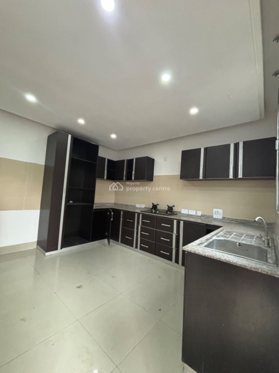 Spacious 3 Bedroom Apartment with Swimming Pool on The 1st Floor, Lekki Right Side, Lekki Phase 1, Lekki, Lagos, Flat / Apartment for Rent
