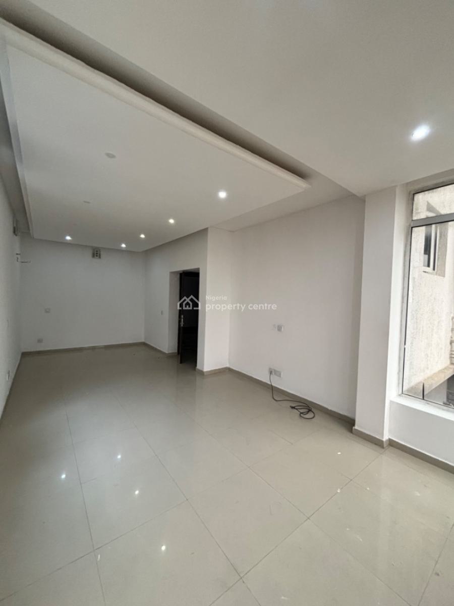 Spacious 3 Bedroom Apartment with Swimming Pool on The 1st Floor, Lekki Right Side, Lekki Phase 1, Lekki, Lagos, Flat / Apartment for Rent