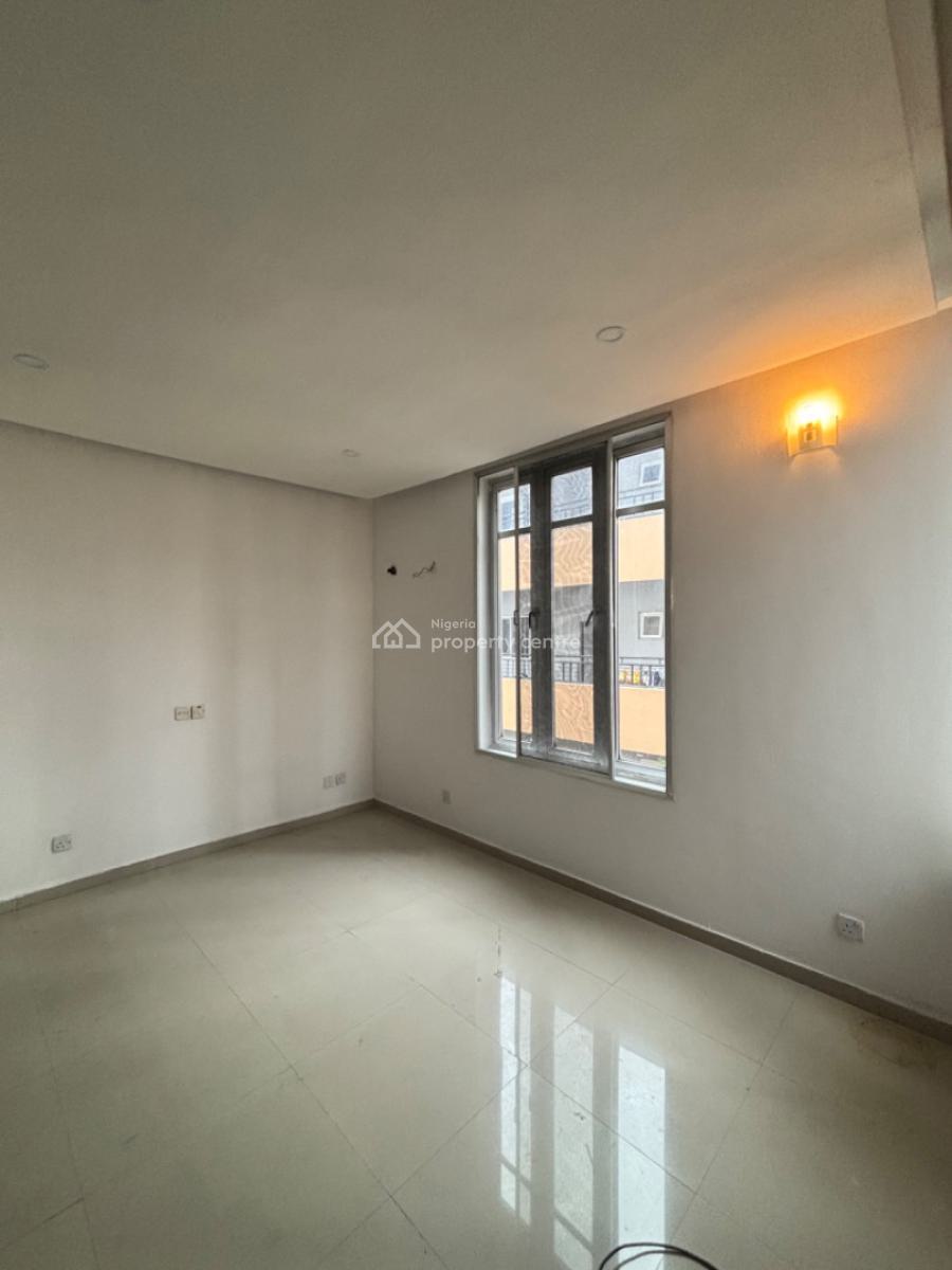 Spacious 3 Bedroom Apartment with Swimming Pool on The 1st Floor, Lekki Right Side, Lekki Phase 1, Lekki, Lagos, Flat / Apartment for Rent