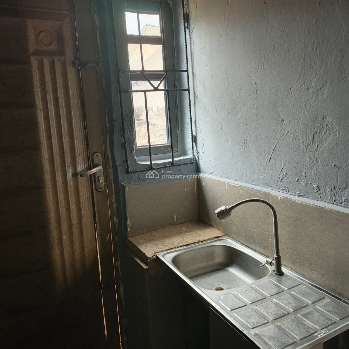 2 Bedroom Apartments with Bq, Bariga, Shomolu, Lagos, Flat / Apartment for Rent