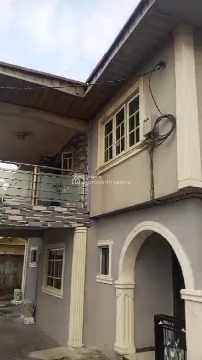 Distress 6 Numbers of Flats, Idimu- Ejigbo Road, Ejigbo, Lagos, Block of Flats for Sale
