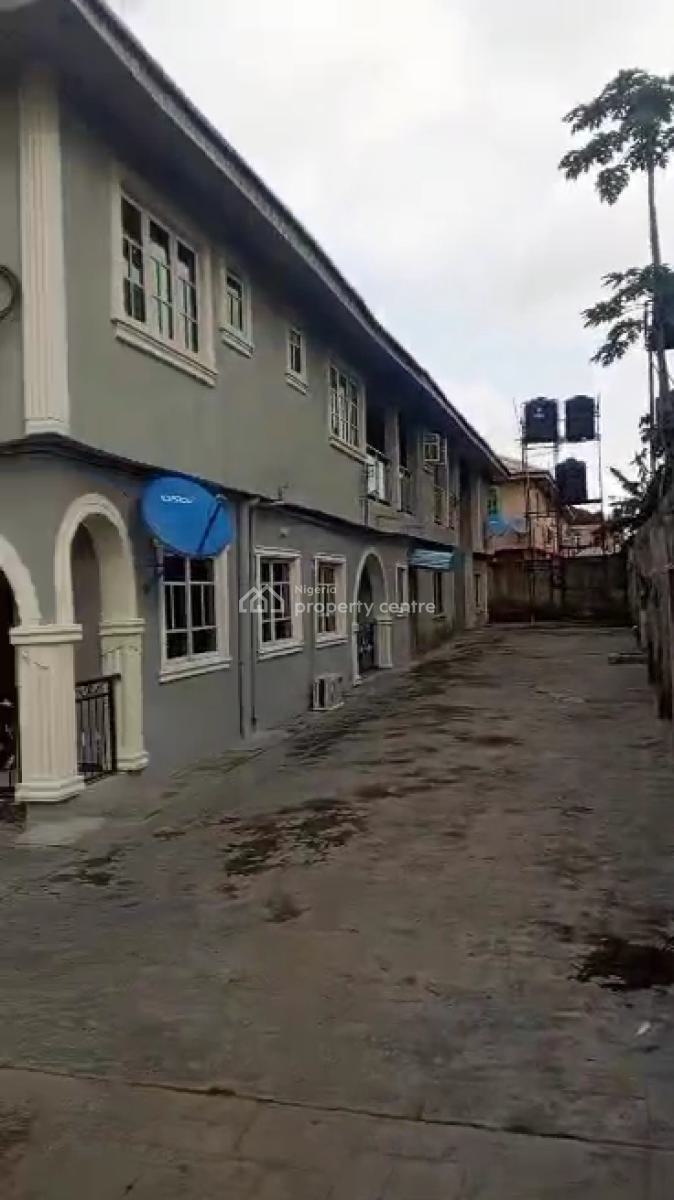 Distress 6 Numbers of Flats, Idimu- Ejigbo Road, Ejigbo, Lagos, Block of Flats for Sale