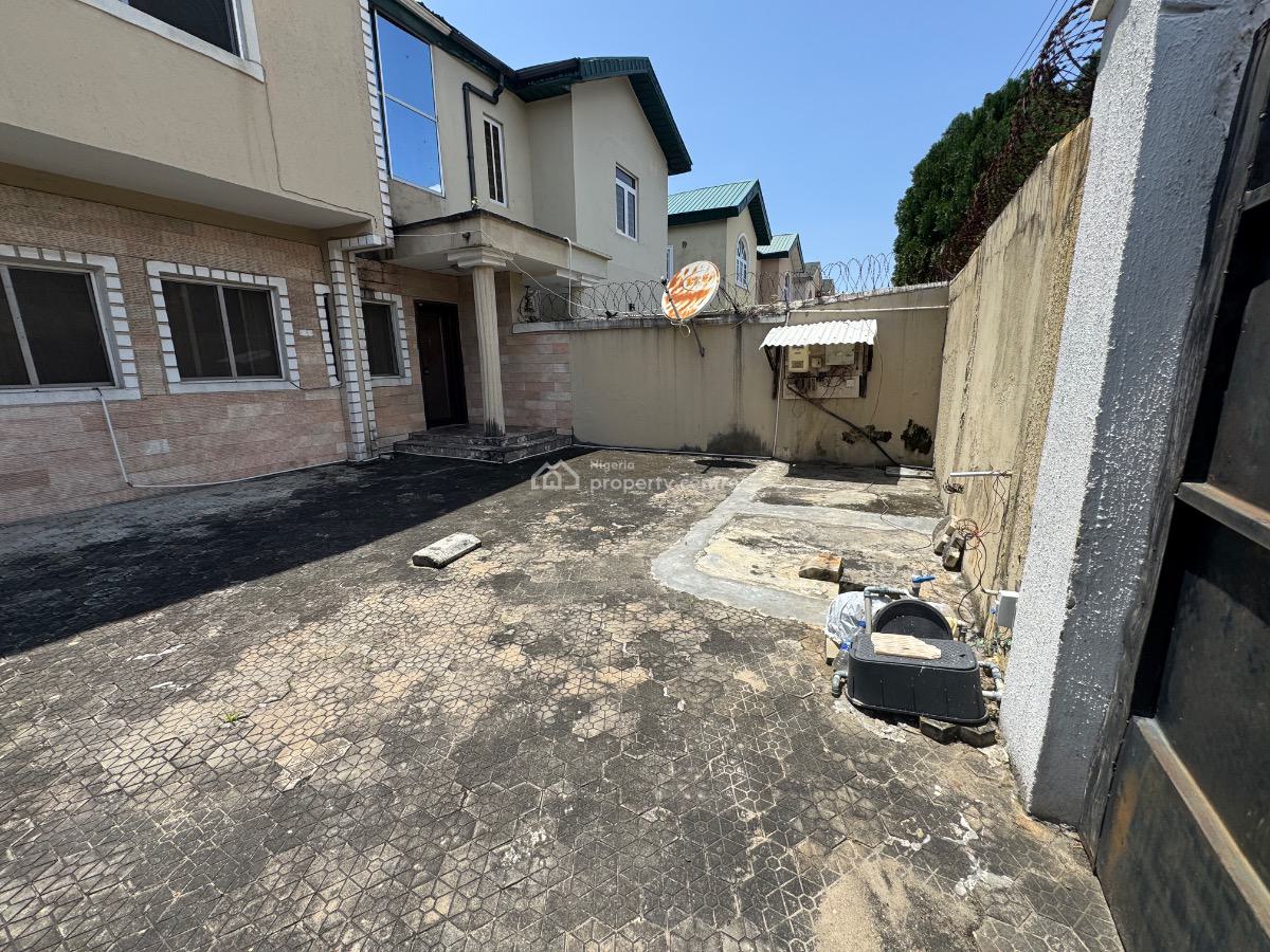 a Neatly Used 4 Bedroom Semi Detached Duplex with 1 Bedroom Detachd Bq, Oba Adeyinka Oyekan Estate, Hakeem Dickson / Oladimeji Alo Street, Lekki Phase 1, Lekki, Lagos, Semi-detached Duplex for Sale