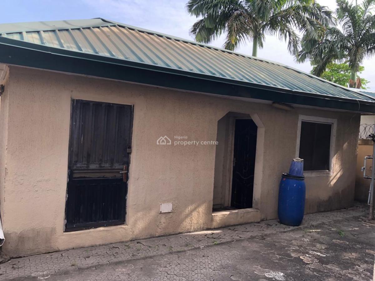 a Neatly Used 4 Bedroom Semi Detached Duplex with 1 Bedroom Detachd Bq, Oba Adeyinka Oyekan Estate, Hakeem Dickson / Oladimeji Alo Street, Lekki Phase 1, Lekki, Lagos, Semi-detached Duplex for Sale