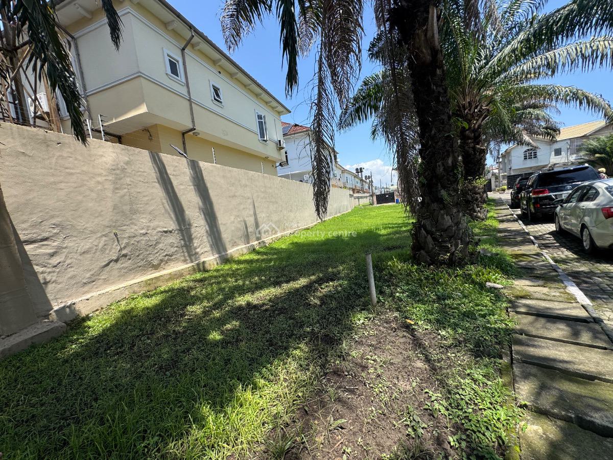 a Neatly Used 4 Bedroom Semi Detached Duplex with 1 Bedroom Detachd Bq, Oba Adeyinka Oyekan Estate, Hakeem Dickson / Oladimeji Alo Street, Lekki Phase 1, Lekki, Lagos, Semi-detached Duplex for Sale
