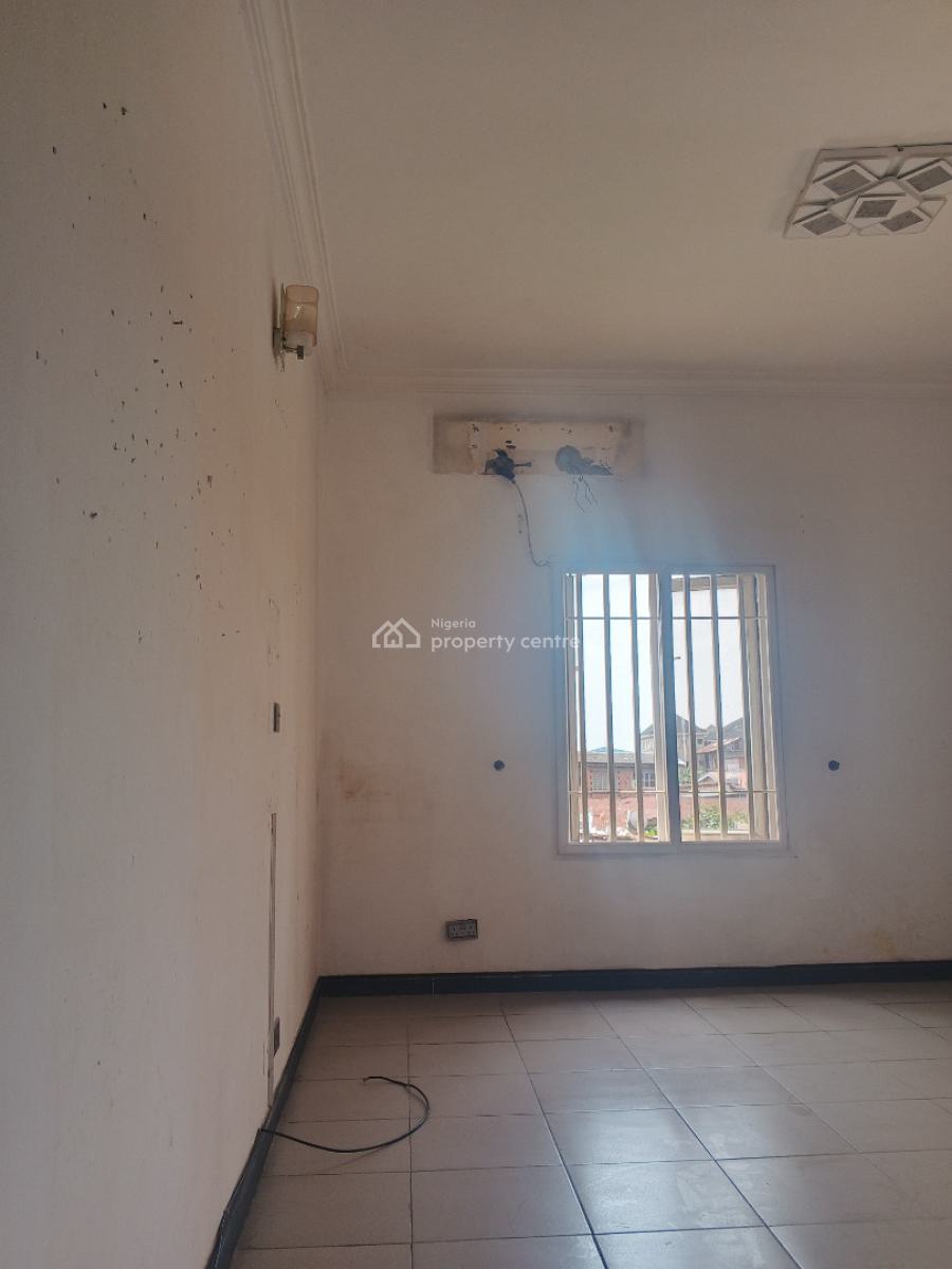 Luxury 3 Bedrooms with a Bq Available in a Good Area, Alagomeji, Yaba, Lagos, Flat / Apartment for Sale