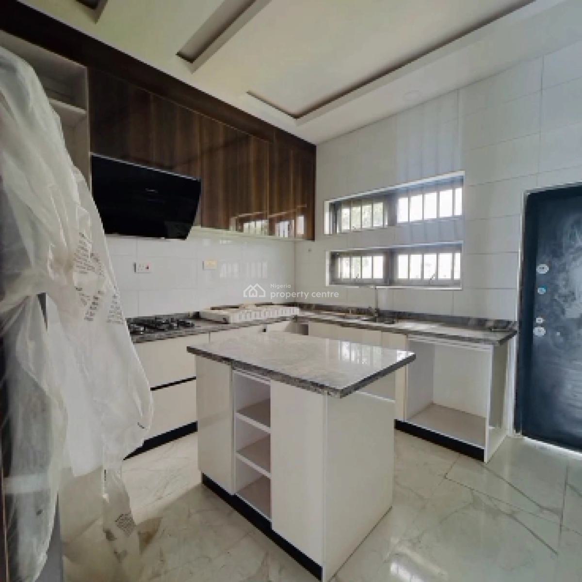 Distress 5bedr Detach & Bq, Adeniji Jones, Ikeja Lagos, Adeniyi Jones, Ikeja, Lagos, Detached Duplex for Sale