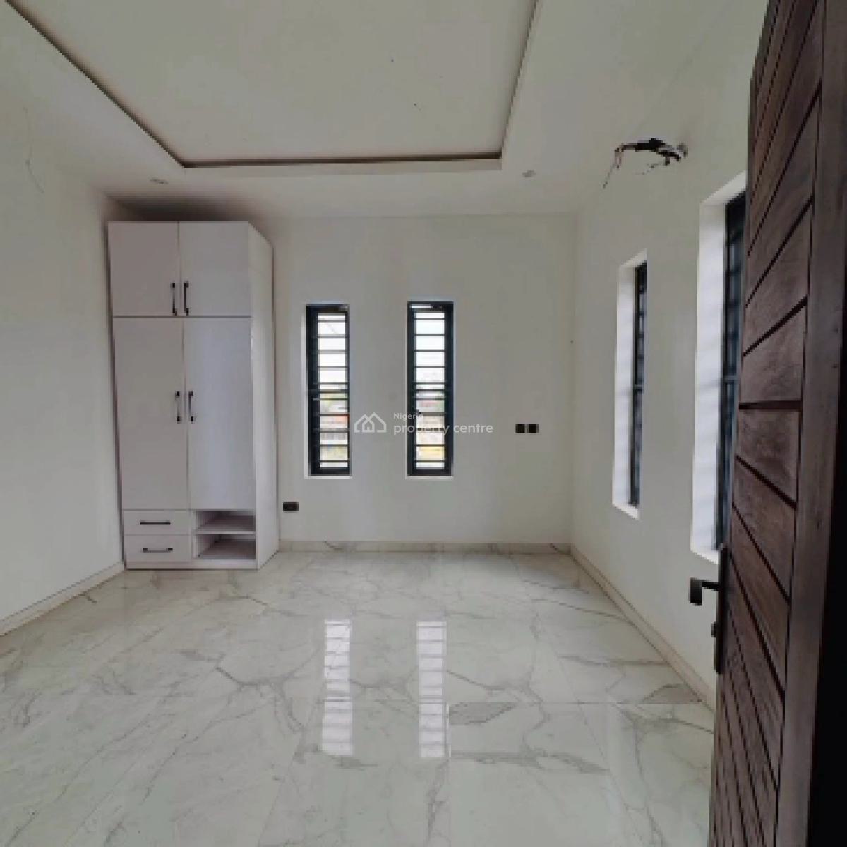 Distress 5bedr Detach & Bq, Adeniji Jones, Ikeja Lagos, Adeniyi Jones, Ikeja, Lagos, Detached Duplex for Sale