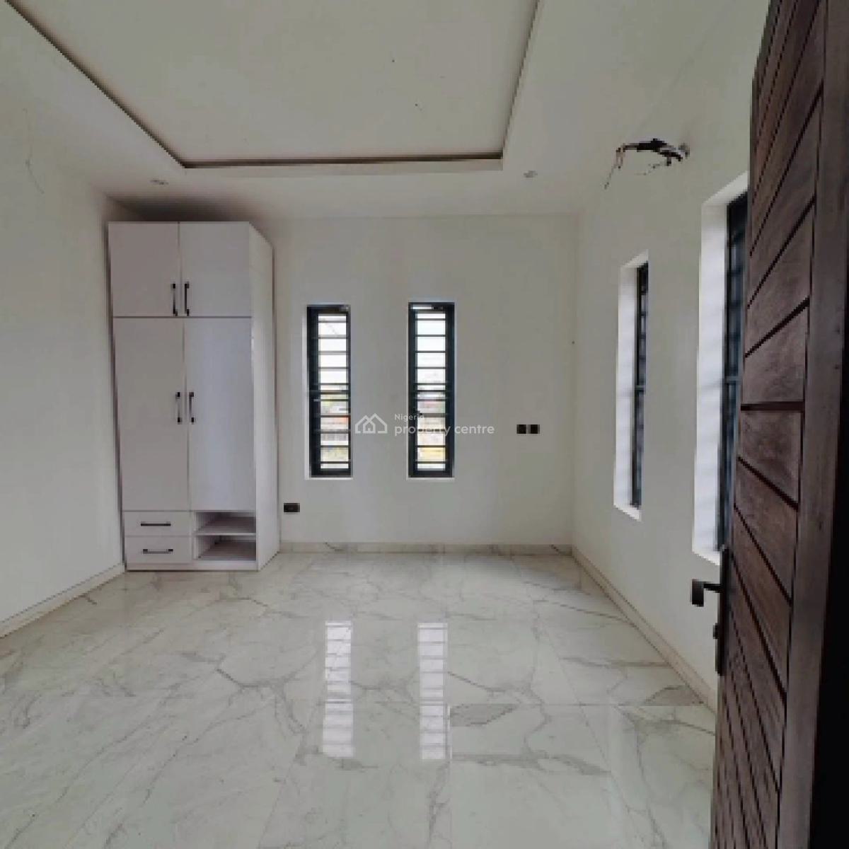 Distress 5bedr Detach & Bq, Adeniji Jones, Ikeja Lagos, Adeniyi Jones, Ikeja, Lagos, Detached Duplex for Sale