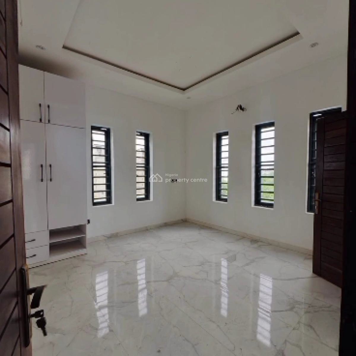 Distress 5bedr Detach & Bq, Adeniji Jones, Ikeja Lagos, Adeniyi Jones, Ikeja, Lagos, Detached Duplex for Sale