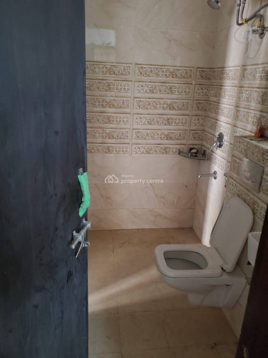 1 Room Self Contain Apartment, Maryland, Lagos, Flat / Apartment for Rent