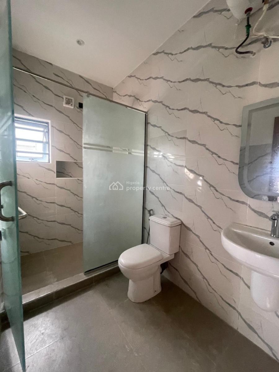 Well Built 2 Bedroom Apartment with Rooftop Lounge, Lekki Phase 1, Lekki, Lagos, Flat / Apartment for Sale