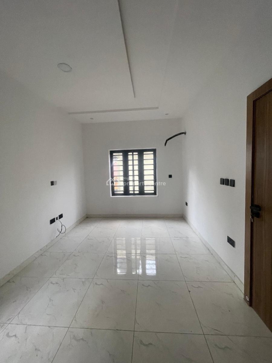 Well Built 2 Bedroom Apartment with Rooftop Lounge, Lekki Phase 1, Lekki, Lagos, Flat / Apartment for Sale