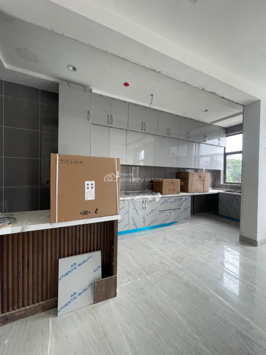 Beautifully Built 2 Bedroom Apartment with Elevator, Lekki Phase 1, Lekki, Lagos, Flat / Apartment for Sale