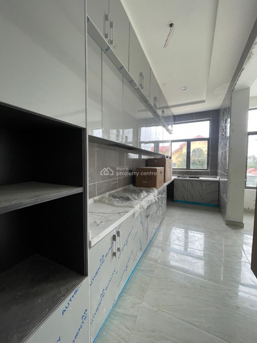 Beautifully Built 2 Bedroom Apartment with Elevator, Lekki Phase 1, Lekki, Lagos, Flat / Apartment for Sale