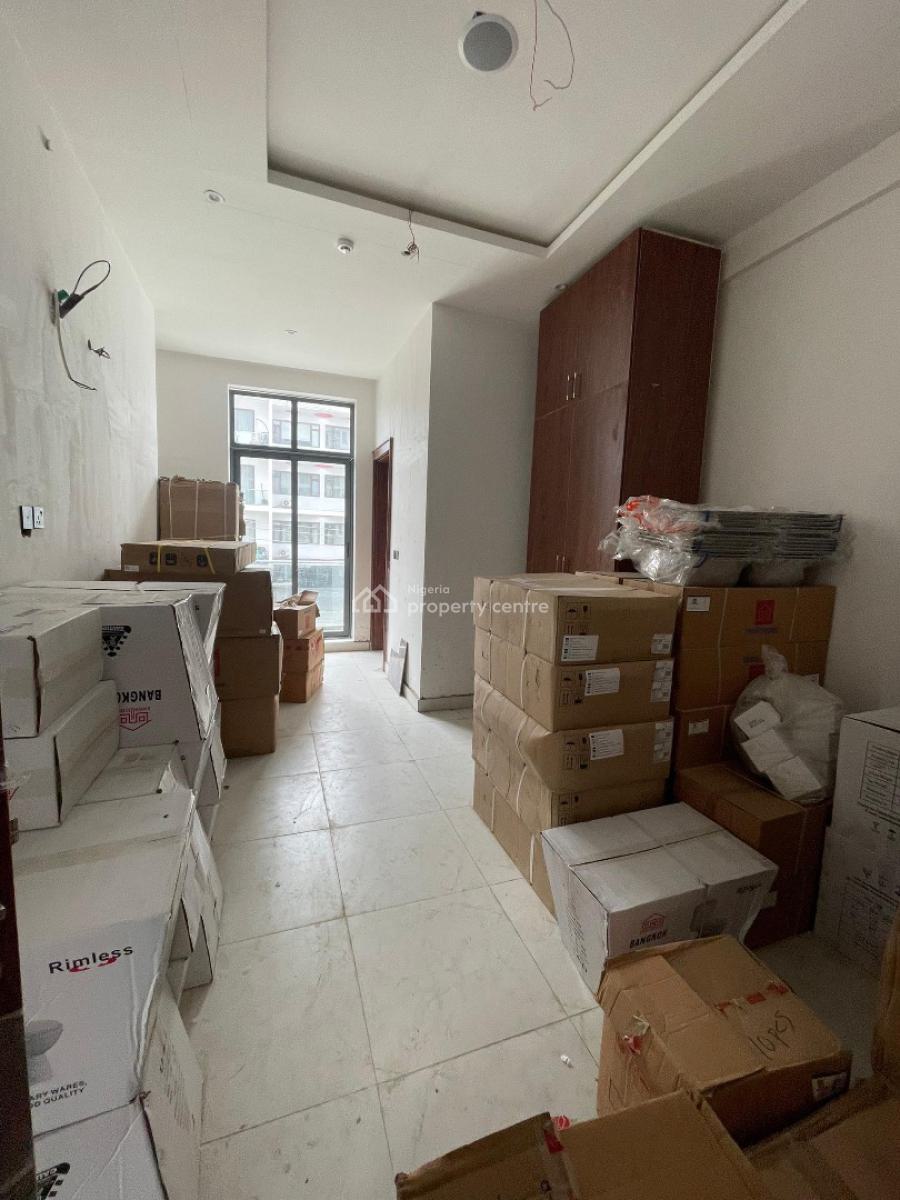 Beautifully Built 2 Bedroom Apartment with Elevator, Lekki Phase 1, Lekki, Lagos, Flat / Apartment for Sale