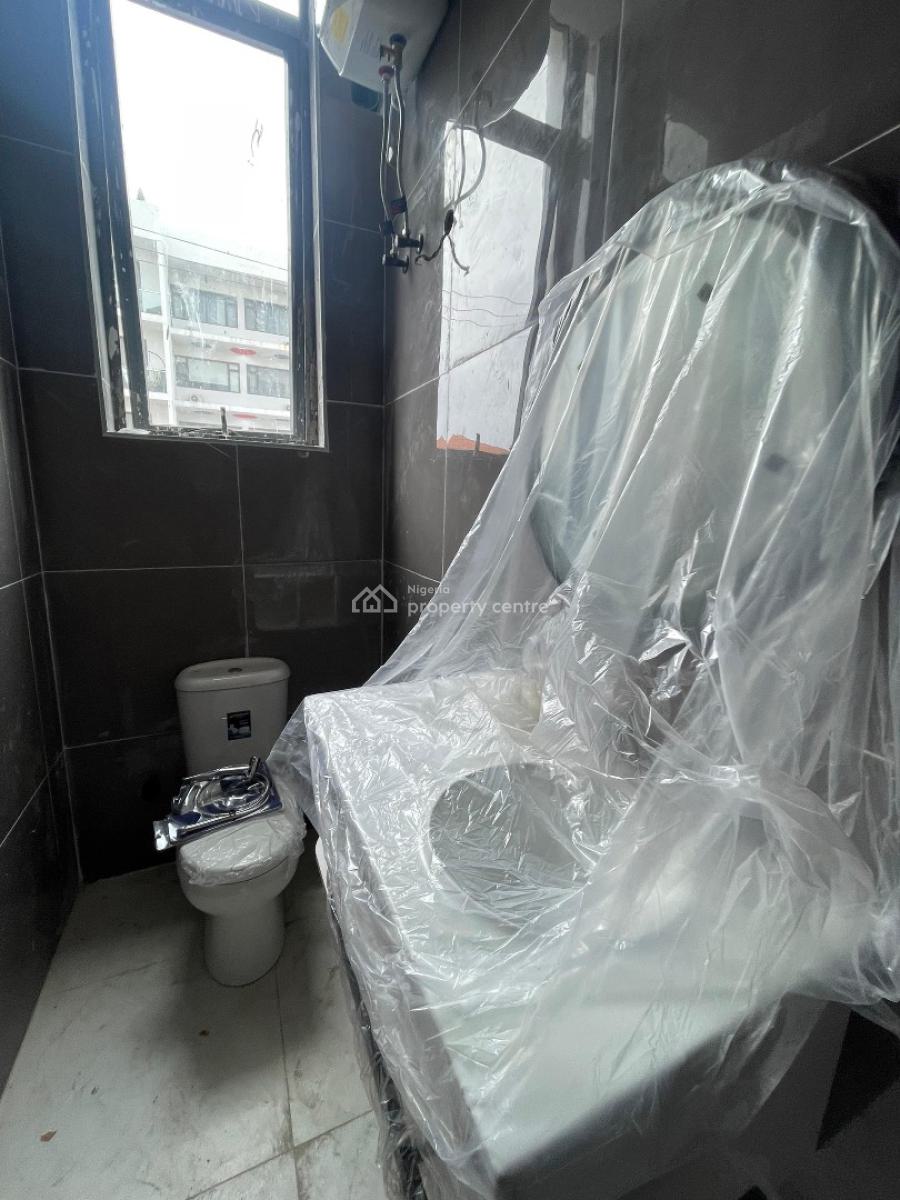Beautifully Built 2 Bedroom Apartment with Elevator, Lekki Phase 1, Lekki, Lagos, Flat / Apartment for Sale