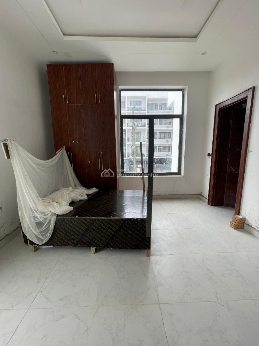 Beautifully Built 2 Bedroom Apartment with Elevator, Lekki Phase 1, Lekki, Lagos, Flat / Apartment for Sale