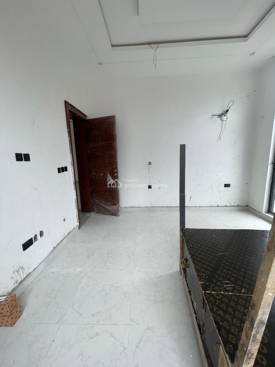 Beautifully Built 2 Bedroom Apartment with Elevator, Lekki Phase 1, Lekki, Lagos, Flat / Apartment for Sale