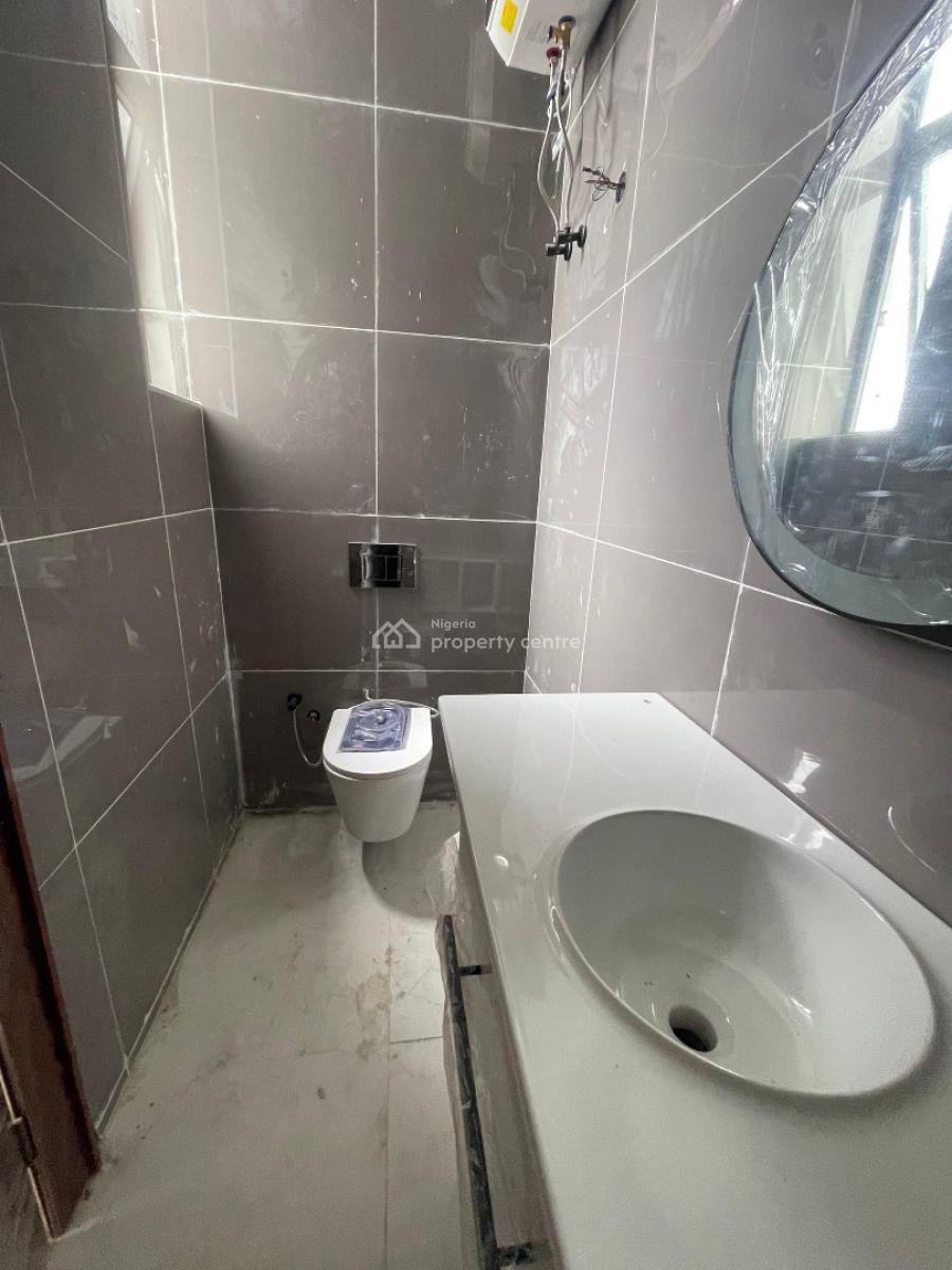 Beautifully Built 2 Bedroom Apartment with Elevator, Lekki Phase 1, Lekki, Lagos, Flat / Apartment for Sale