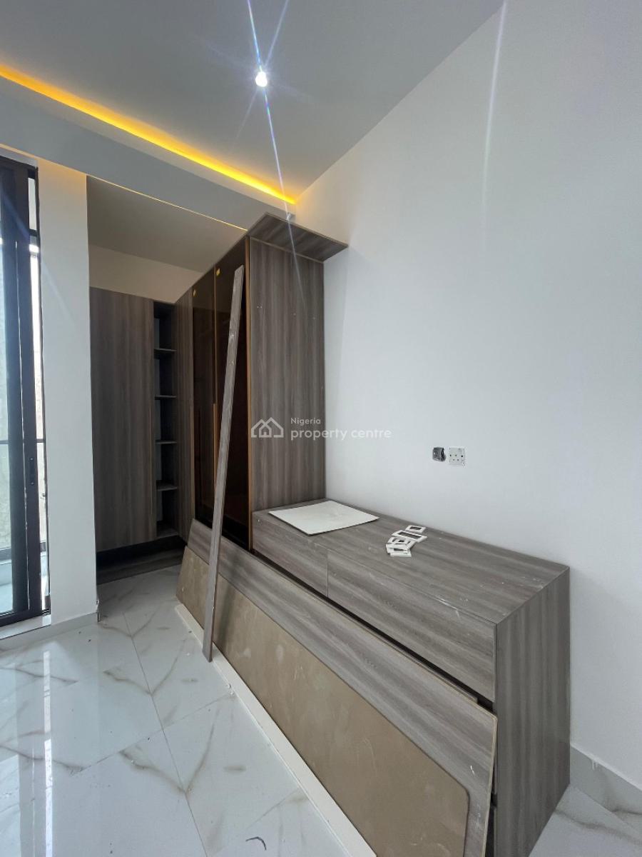Elegantly Built 3 Bedroom Apartment with Elevator,gym & Pool, Lekki Phase 1, Lekki, Lagos, Flat / Apartment for Rent