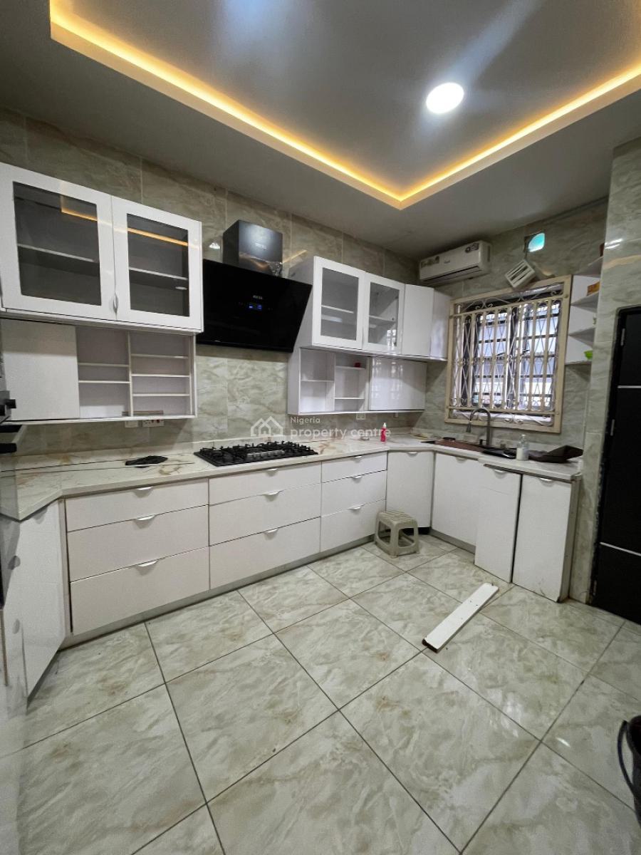 Nicely Built 4 Bedroom Terrace Duplex with Bq,pool & Gym, Lekki Phase 1, Lekki, Lagos, Terraced Duplex for Rent