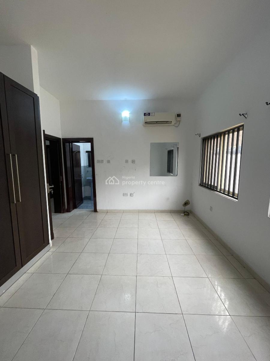 Modestly Built 3 Bedroom Apartment with Bq, Gym & Pool, Lekki Phase 1, Lekki, Lagos, Flat / Apartment for Rent