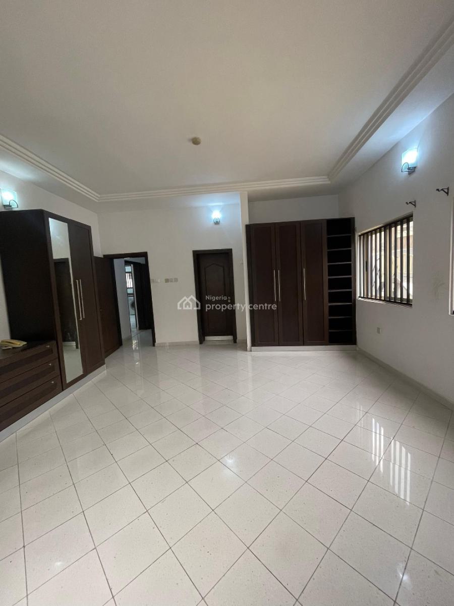Modestly Built 3 Bedroom Apartment with Bq, Gym & Pool, Lekki Phase 1, Lekki, Lagos, Flat / Apartment for Rent