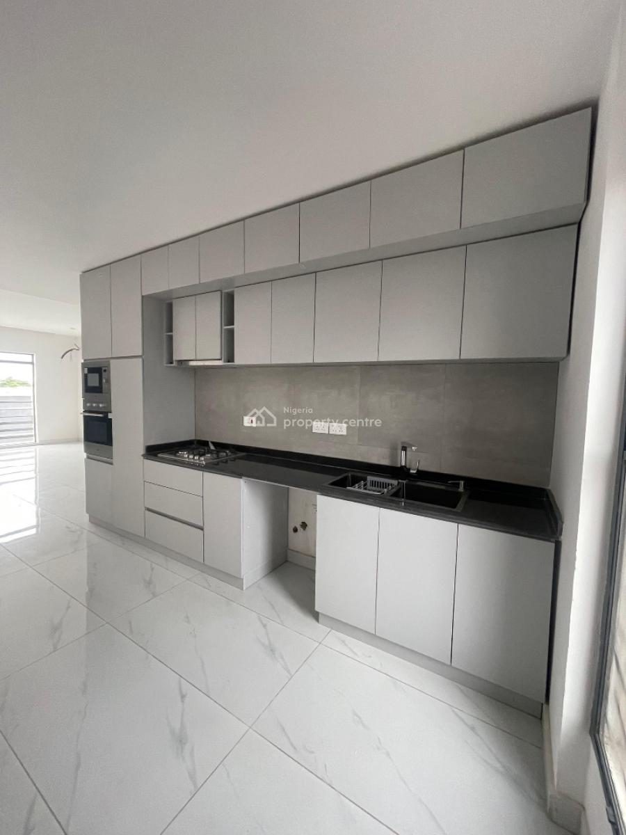 Newly Built 3 Bedroom Apartment with Elevator & Swimming Pool, Lekki Phase 1, Lekki, Lagos, Flat / Apartment for Rent