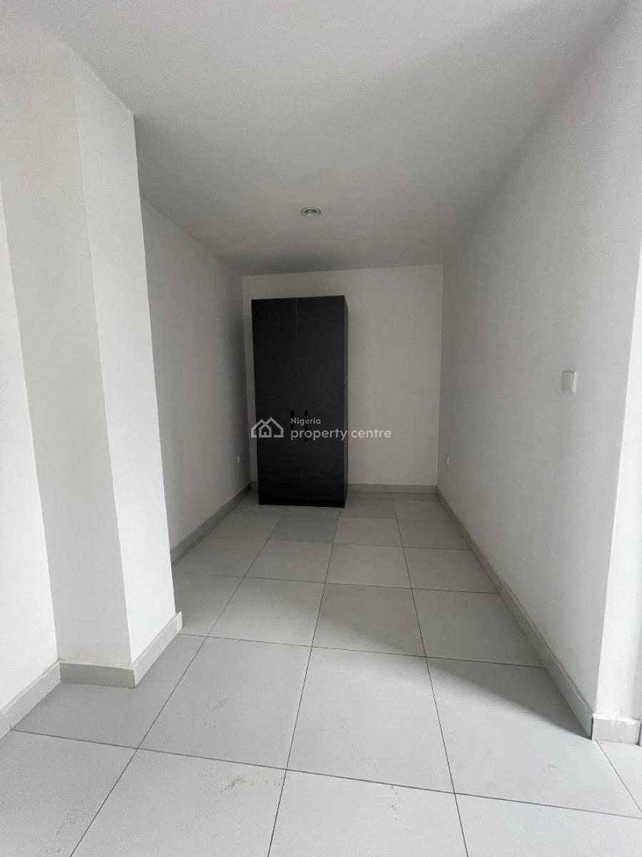 Newly Built 3 Bedroom Apartment with Elevator & Swimming Pool, Lekki Phase 1, Lekki, Lagos, Flat / Apartment for Rent