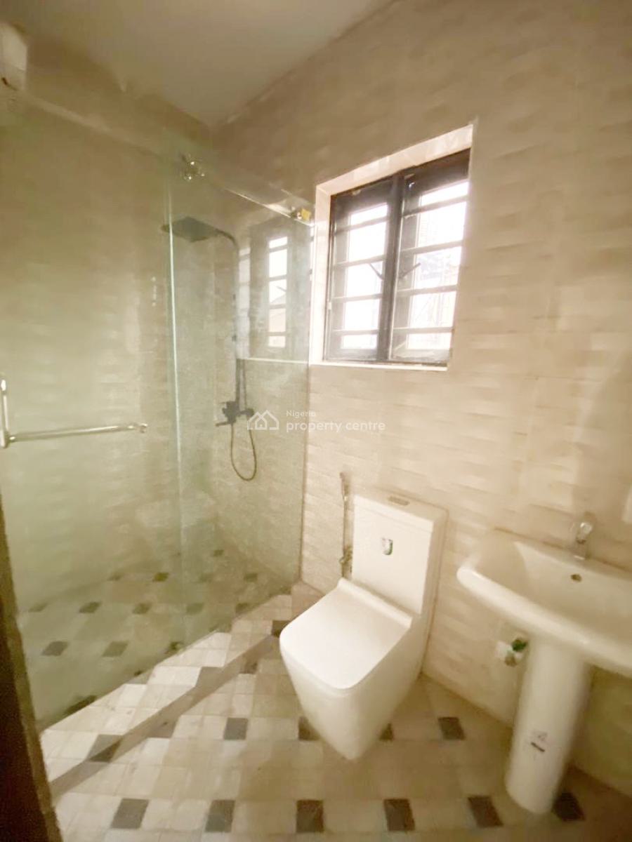 a Well Maintained Spacious 5 Bedroom Fully Detached Duplex with Bq, Gra Phase 1, Magodo, Lagos, Detached Duplex for Sale